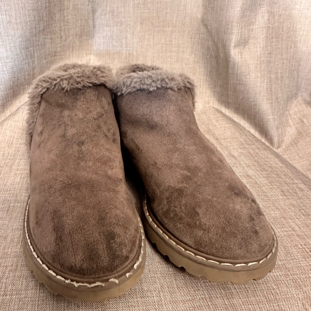 Brown Suede Fur-Lined Boots
